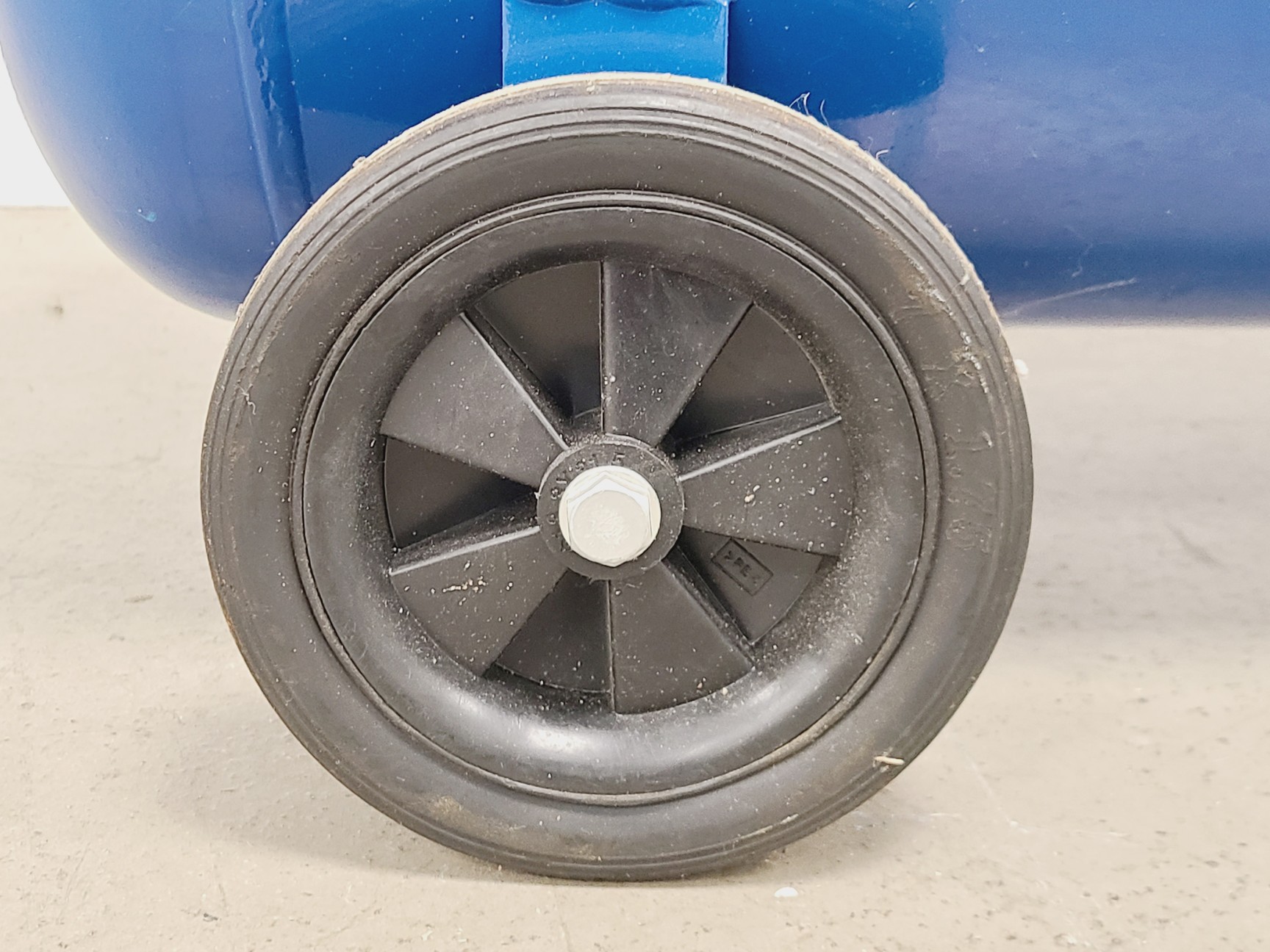 Image of Hyundai HY30100V 100L Compressor Tank