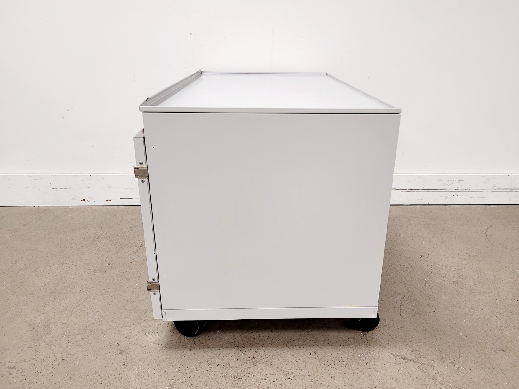 Image of Kottermann Under-Bench Storage Cabinet