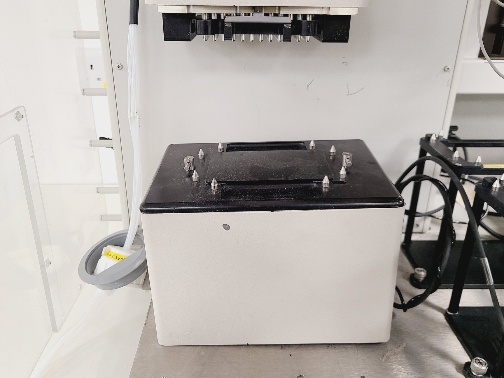 Image of Beckman Coulter Biomek FX Liquid Handling Robot System Lab