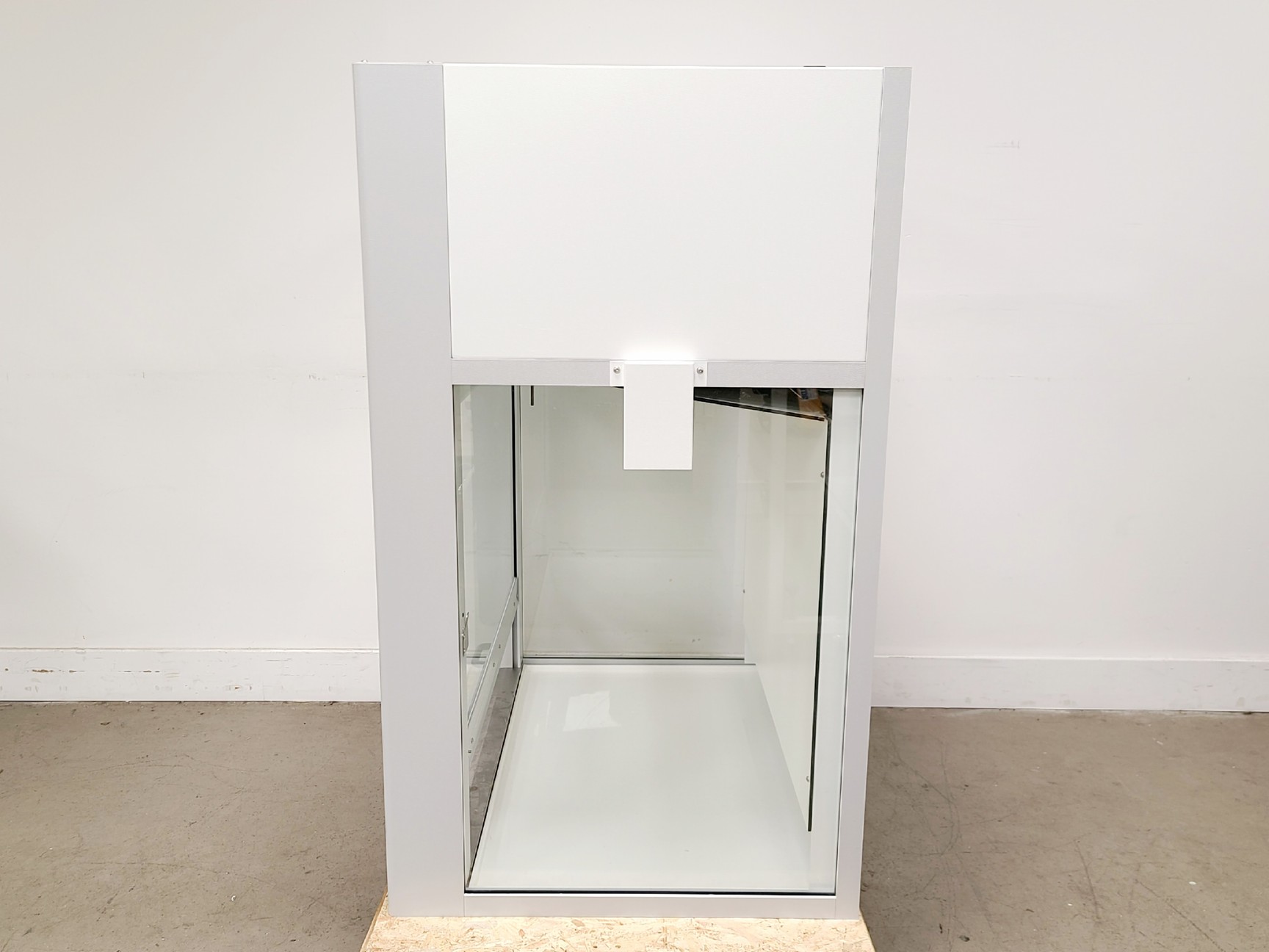 Image of Safelab Airone 1000R Fume Cabinet Lab