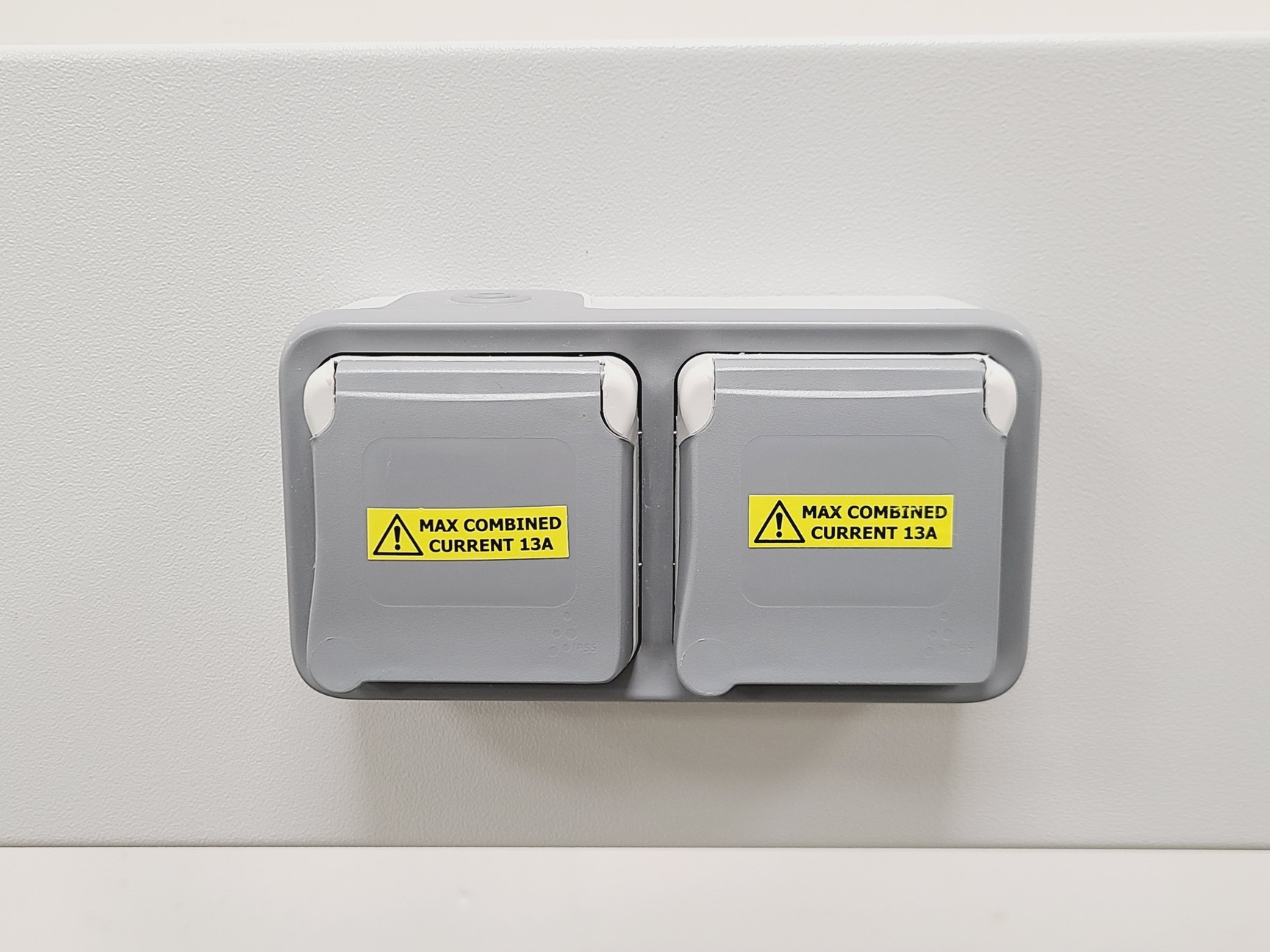 Image of Safelab Airone 1000R Fume Cabinet Lab