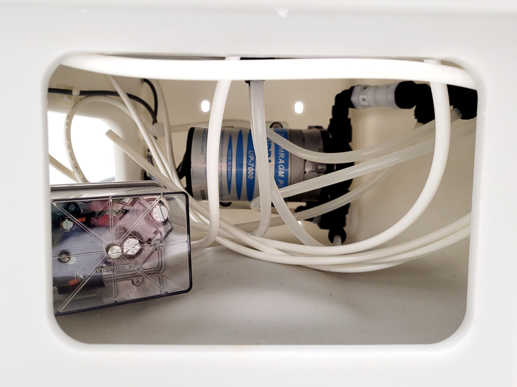 Image of Thermo Scientific Barnstead Smart2Pure Pro Water Purification System