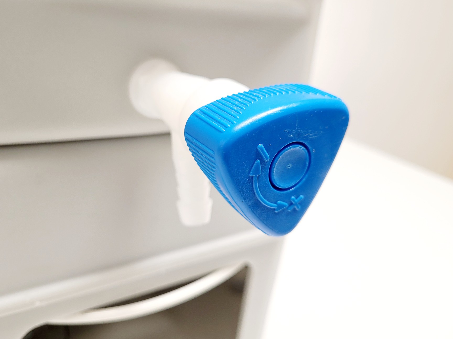 Image of Thermo Scientific Barnstead Smart2Pure Pro Water Purification System