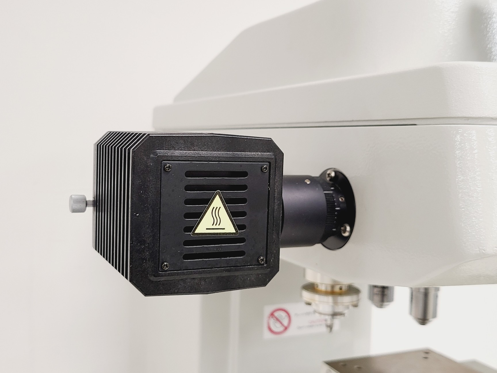 Image of Buehler Micromet 5104 Hardness Tester w/ 3 x Objectives M50,M10 & M20 