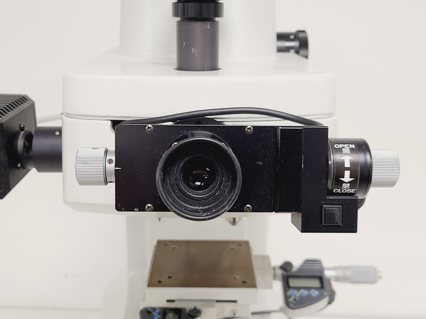 Image of Buehler Micromet 5104 Hardness Tester w/ 3 x Objectives M50,M10 & M20 