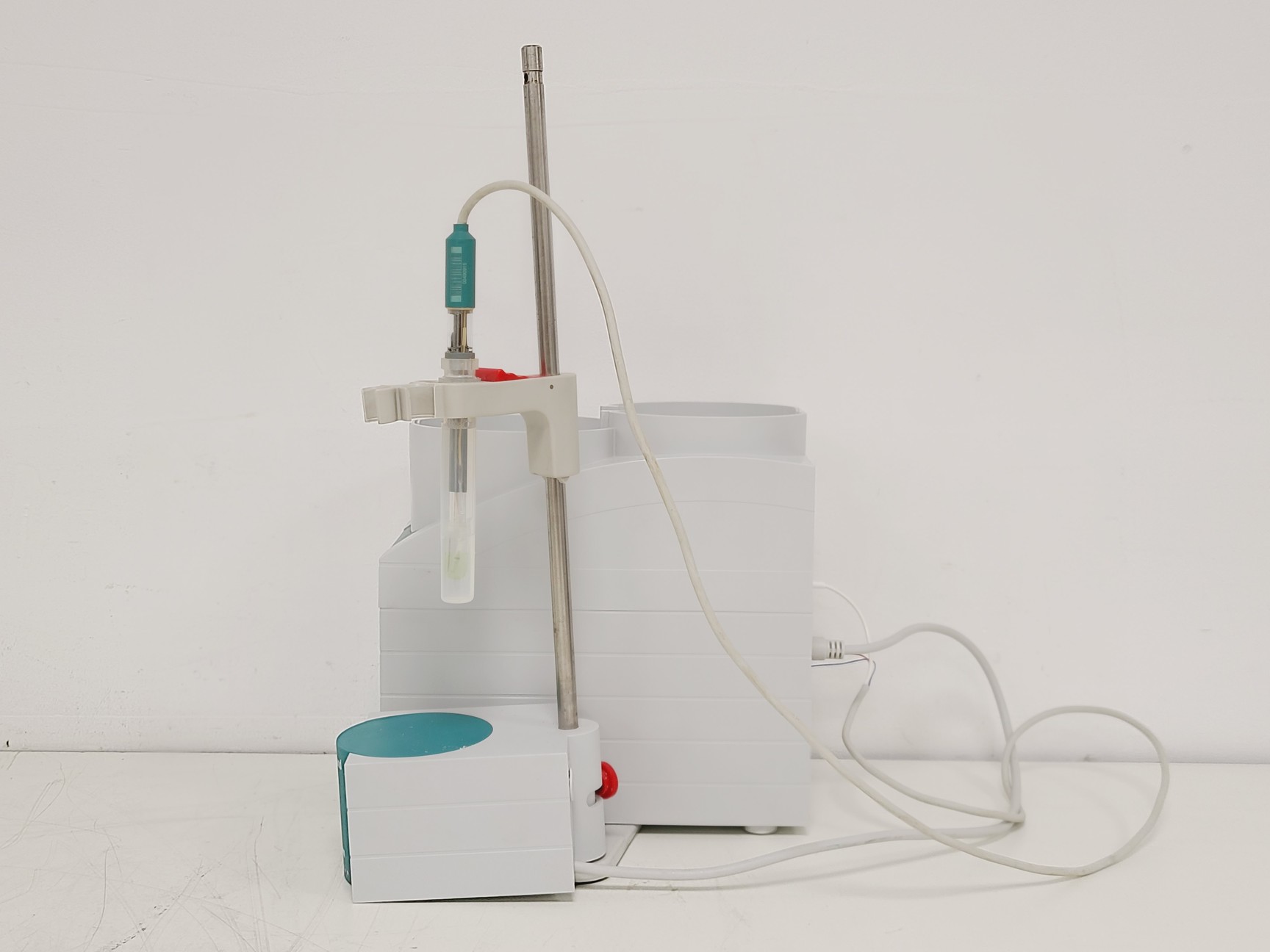 Image of Metrohm 907 Titrando High-End Tritrator, Ti Stand, 2 x 800 Dosino Lab