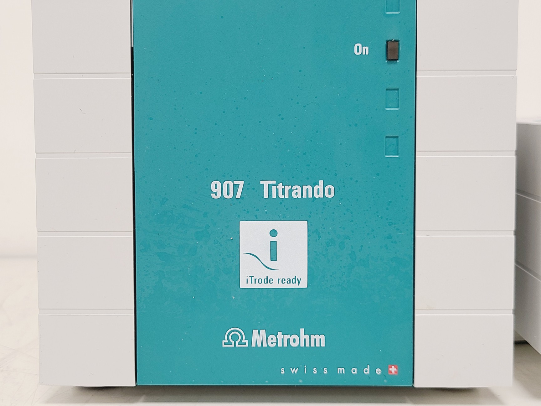 Image of Metrohm 907 Titrando High-End Tritrator, Ti Stand, 2 x 800 Dosino Lab