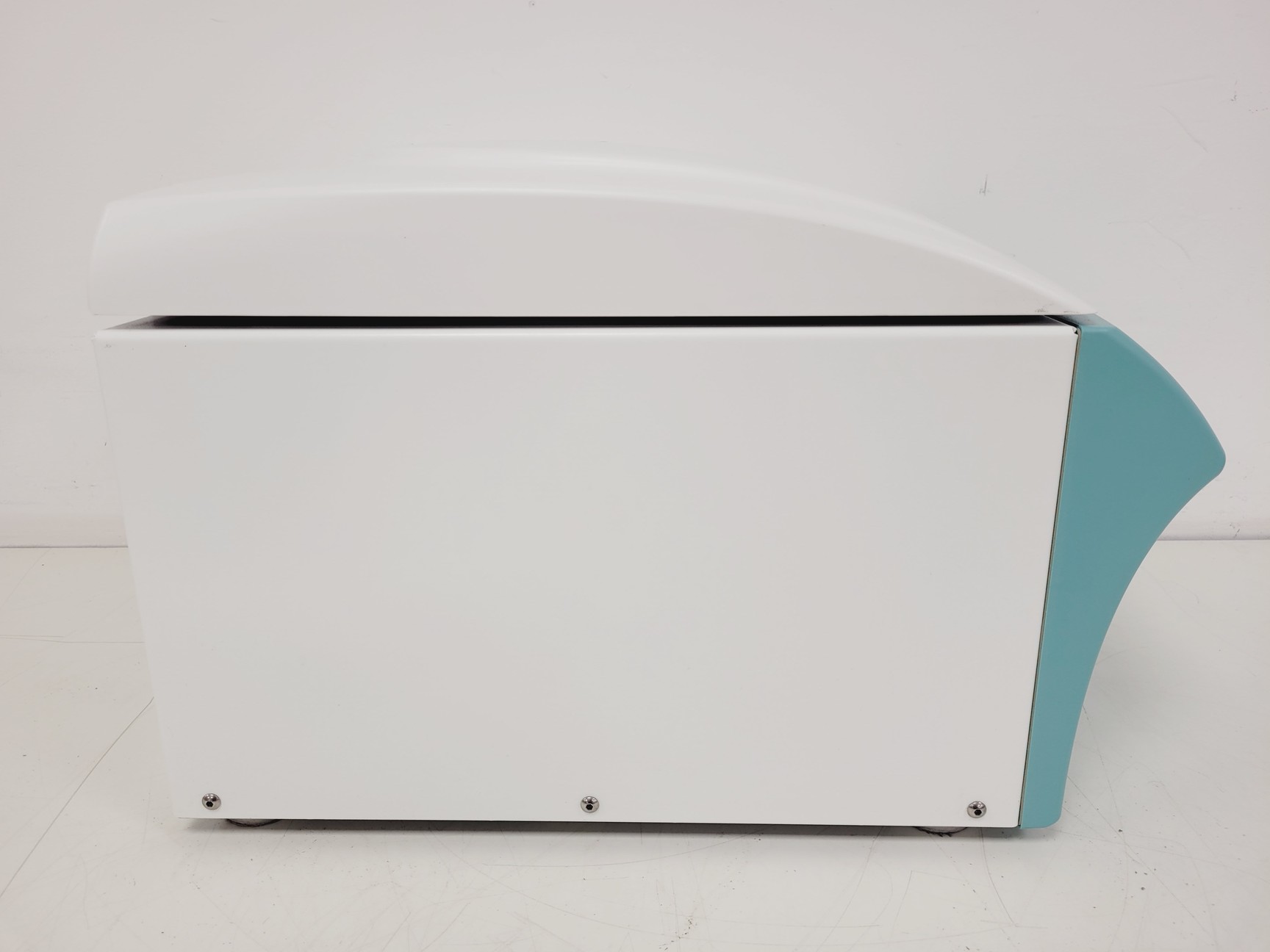 Image of Hettich Universal 320 Benchtop Centrifuge