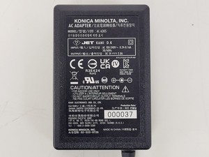 Thumbnail image of Konica Minolta CR-400 Chroma Meter Calorimeter W/ DP-400 Data Processor