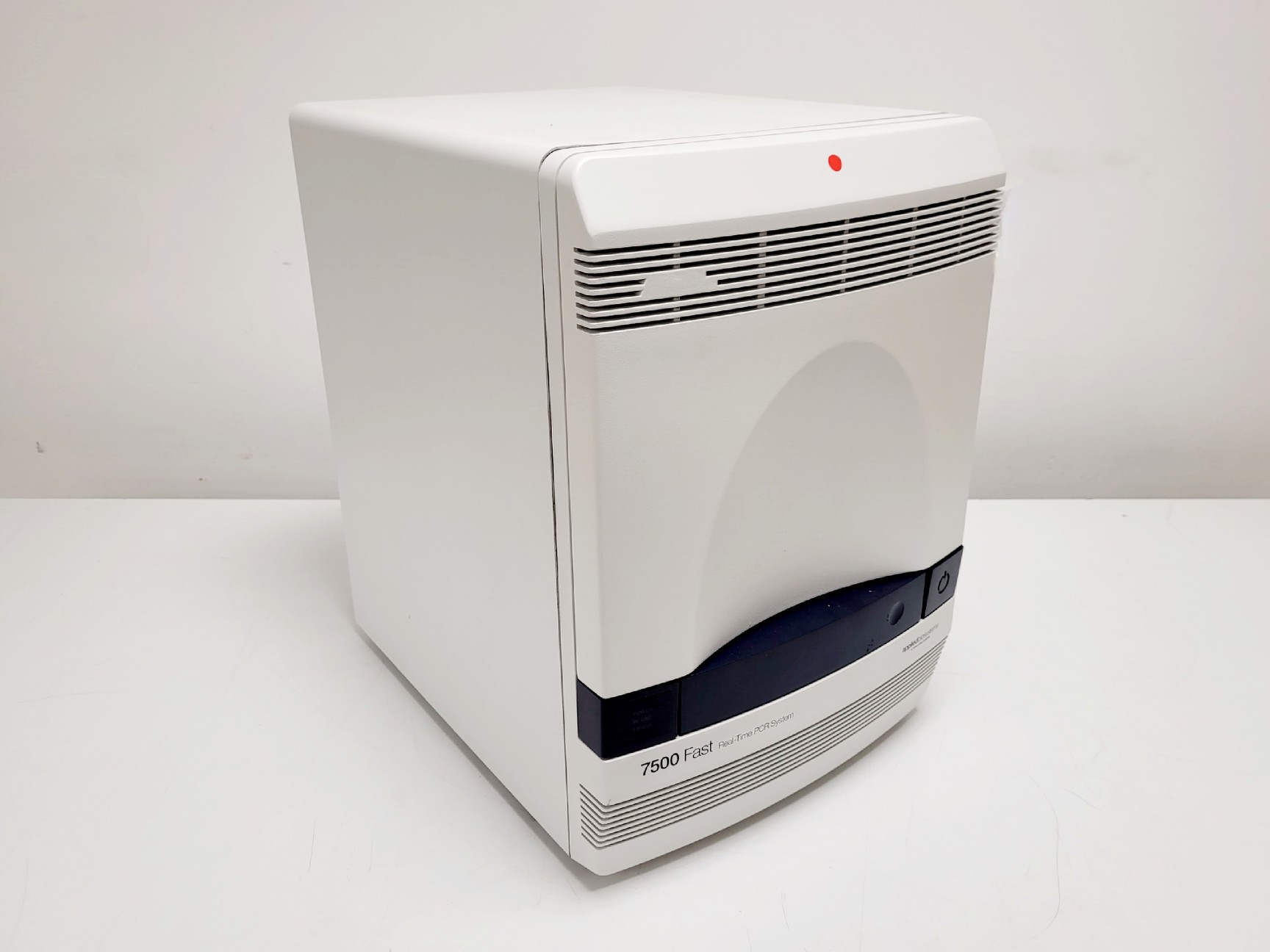 Image of Applied Biosystems 7500 Fast Real-Time PCR Machine w/ Laptop & Software 