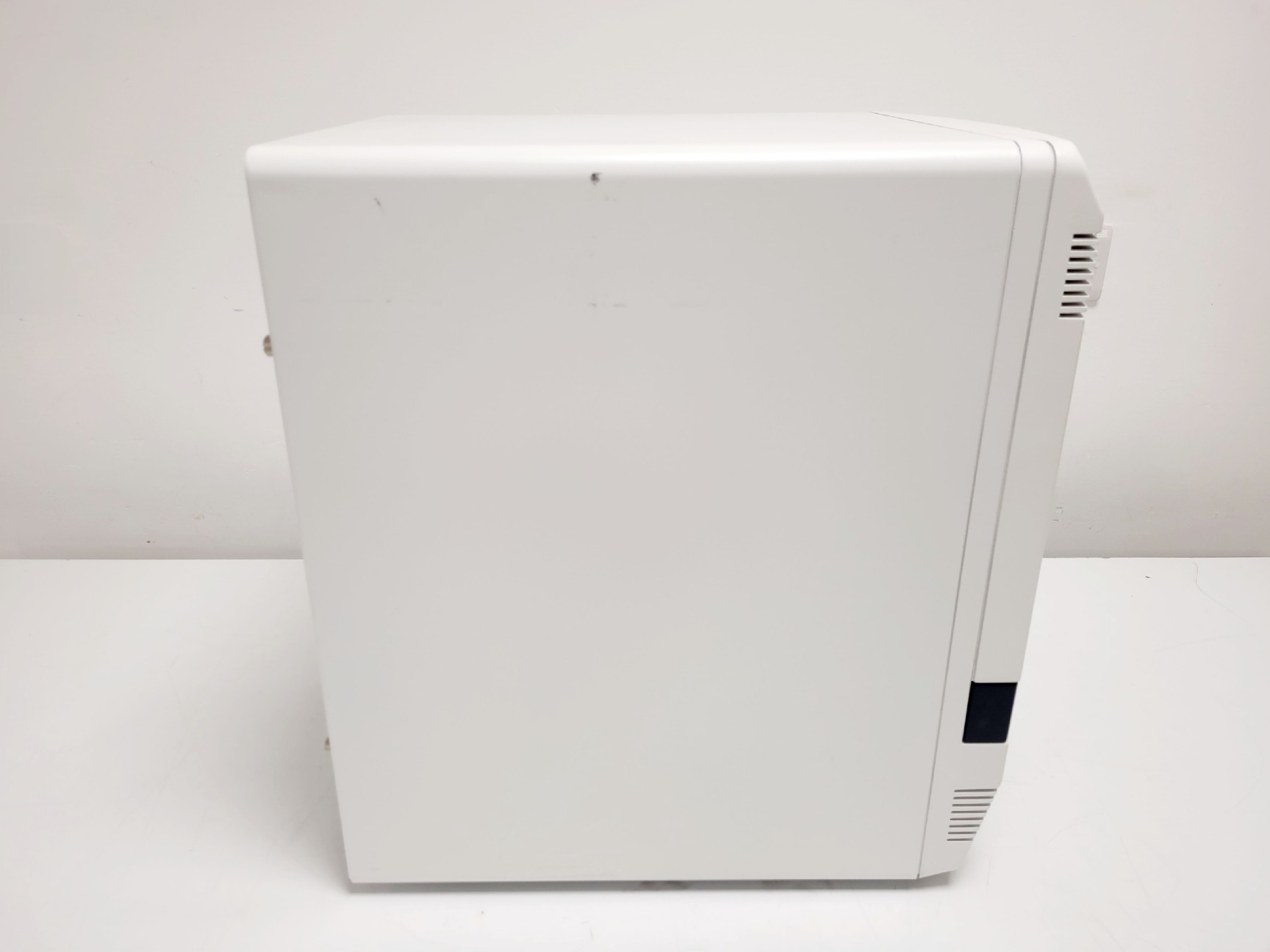 Image of Applied Biosystems 7500 Fast Real-Time PCR Machine 2020