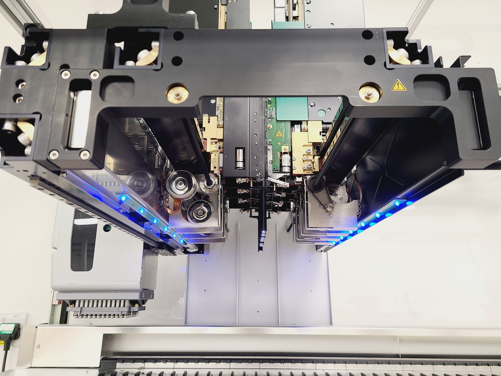 Image of Hamilton Microlab Star M Liquid Handler System 2020 SPAN-8 CO-RE 96 Lab