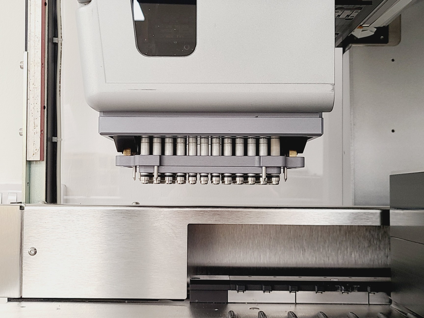 Image of Hamilton Microlab Star M Liquid Handler System 2020 SPAN-8 CO-RE 96 Lab