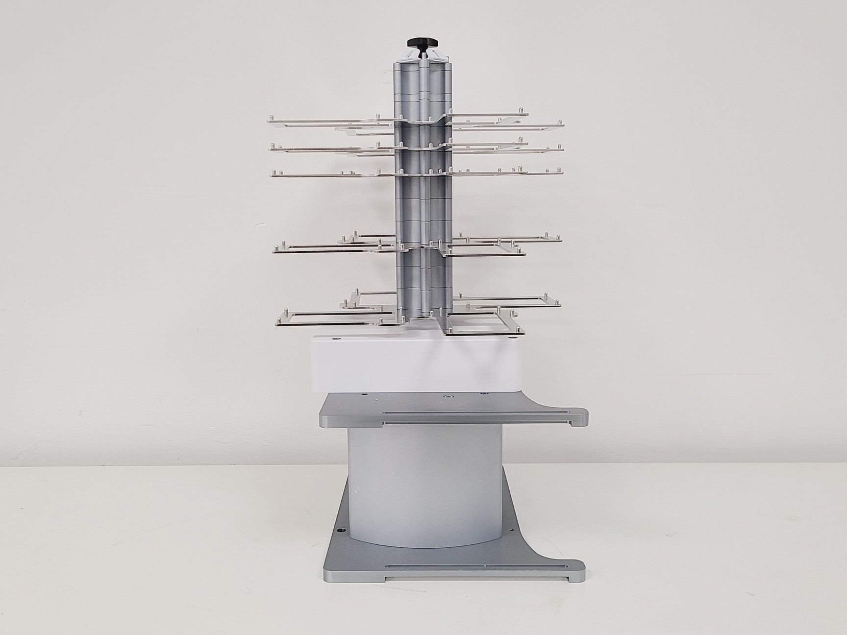 Image of Agilent Bravo Liquid Handling System w/ BenchCel 4R, Labware Minihub and More