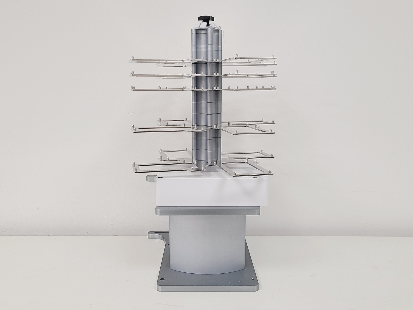 Image of Agilent Bravo Liquid Handling System w/ BenchCel 4R, Labware Minihub and More