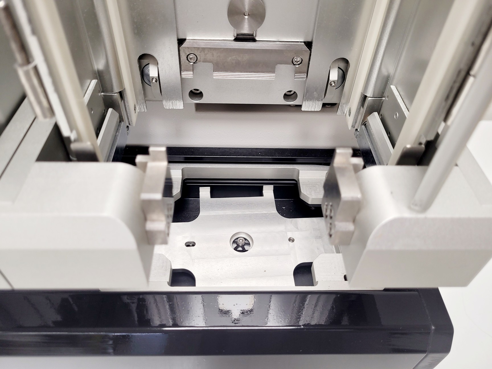 Viafill Integra Viafill Rapid Reagent Dispenser & Stacker Lab
