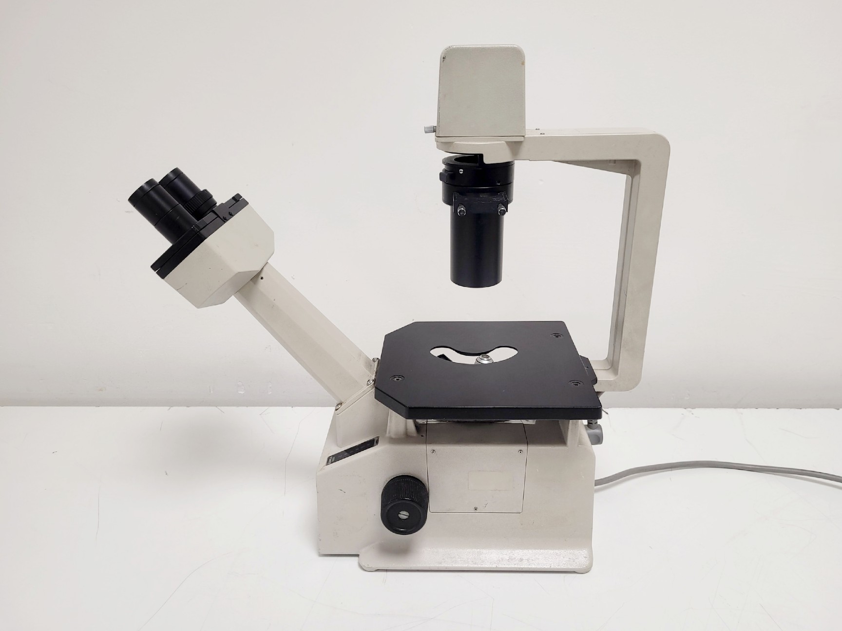 Image of Nikon TMS Inverted Microscope w/ 3 x Objectives 