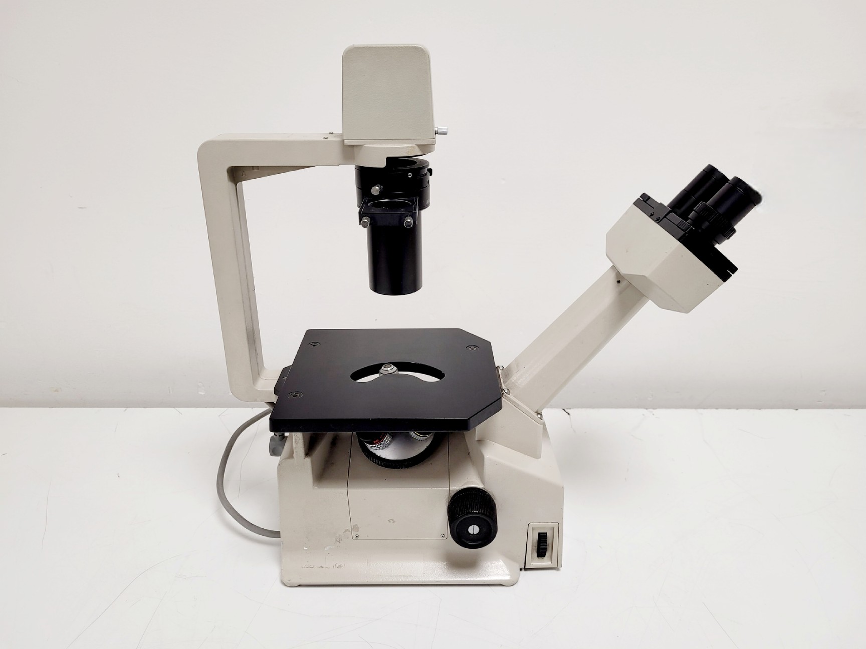 Image of Nikon TMS Inverted Microscope w/ 3 x Objectives 