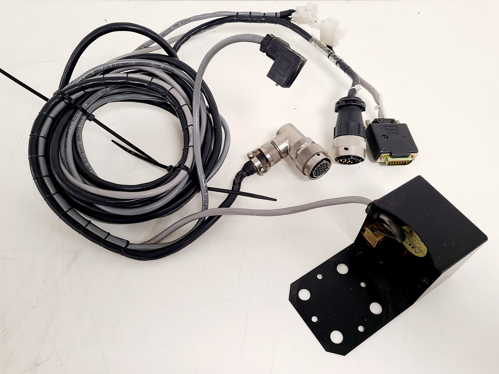 Image of BOC Edwards Std Exchange Ext70 DN40NW with Air Cooler ACX70 and Controller