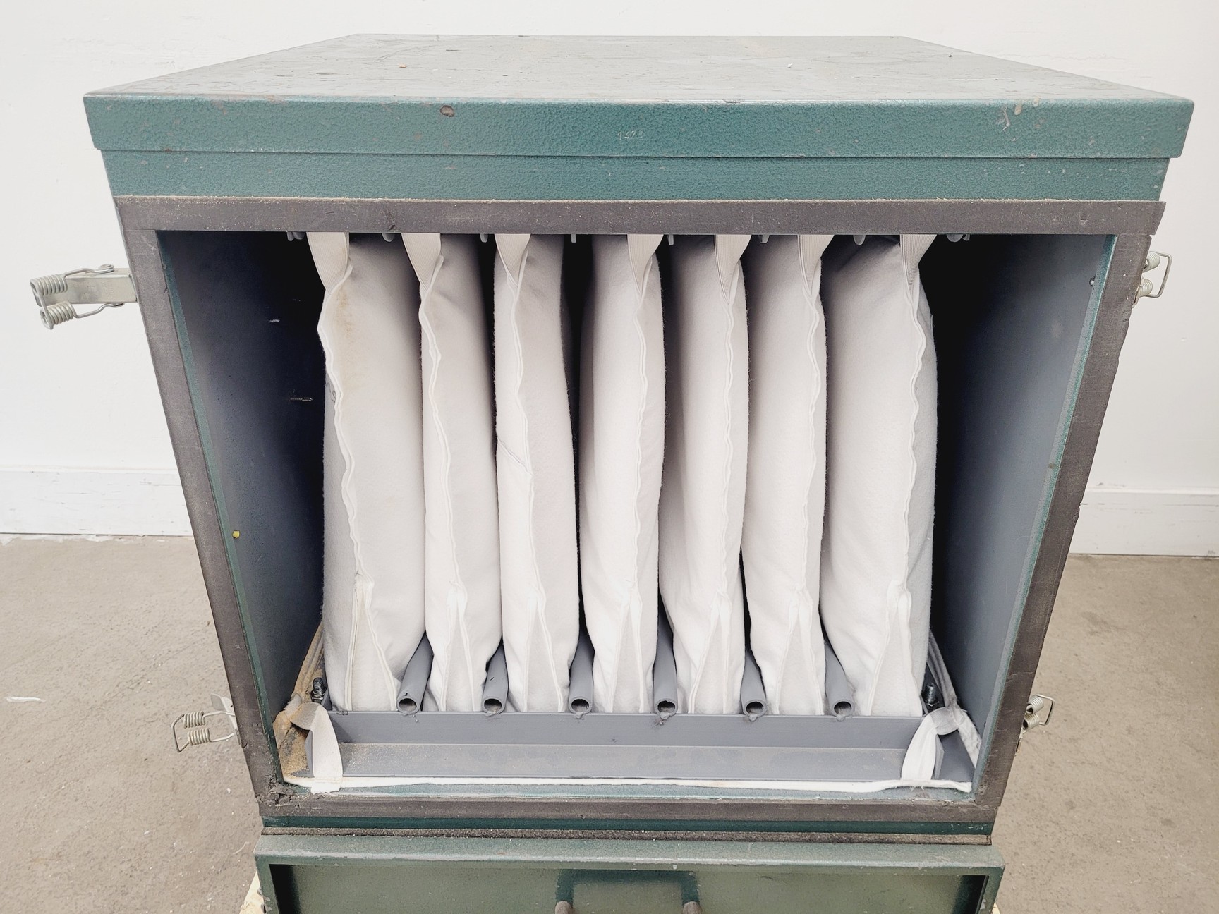 Image of P&J Dust Extraction LTD PJD2.5 M Dust Extractor