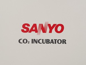 Thumbnail image of Sanyo MCO-19AIC (UV) CO2 Incubator