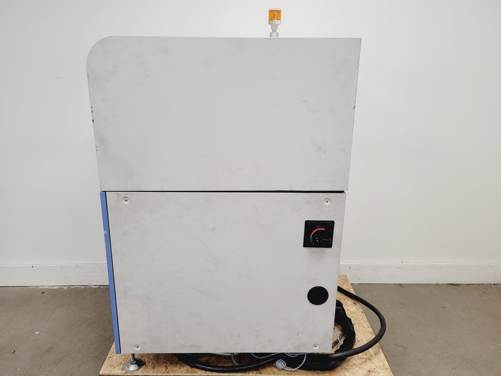 Image of Rigaku ZSX Primus WD-XRF System w/ Industrial Chiller, PC & Accessories