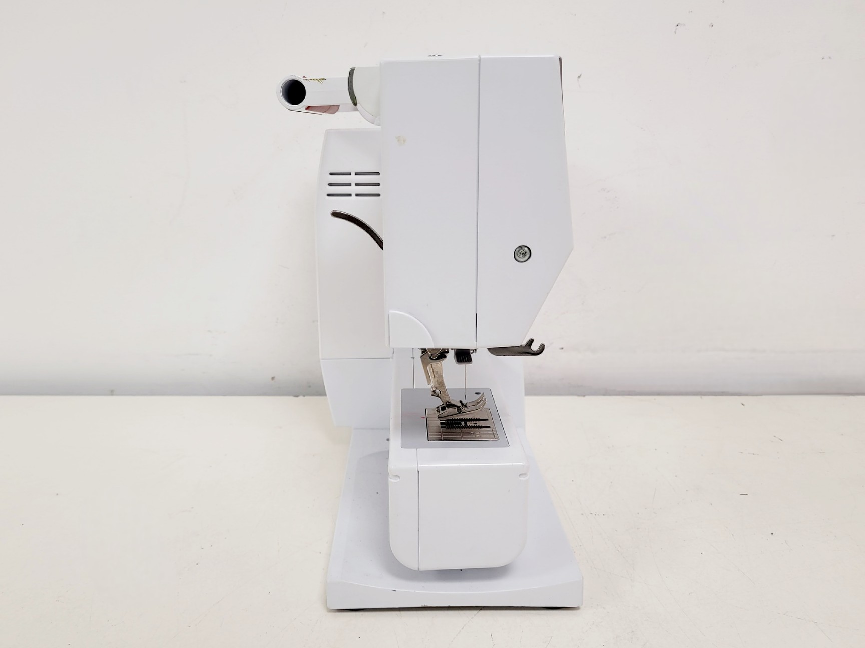 Image of Bernina Activa 230 Patchwork Edition Sewing Machine w/ Carry Bag & Accessories