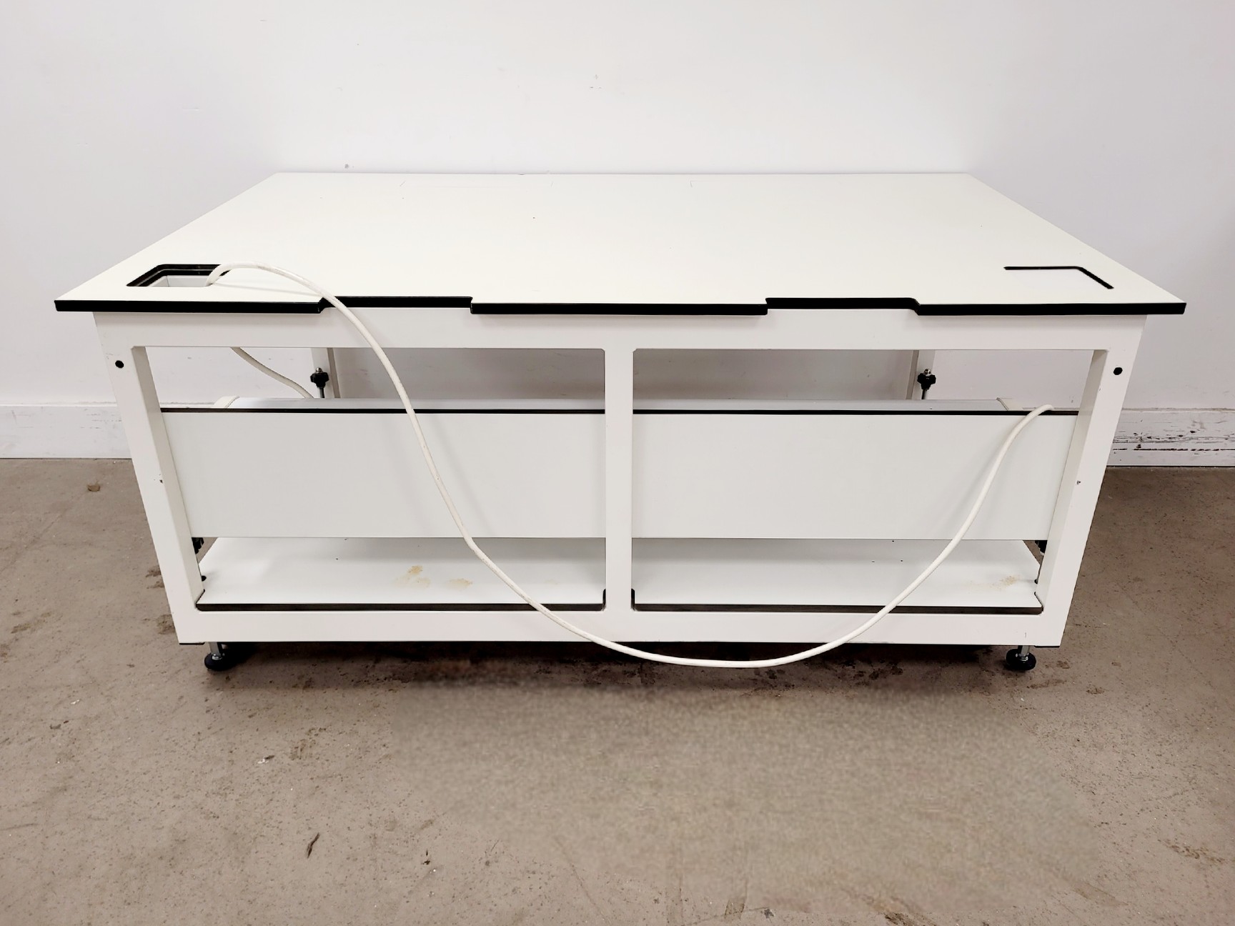 Image of Trespa Table/Laboratory Bench