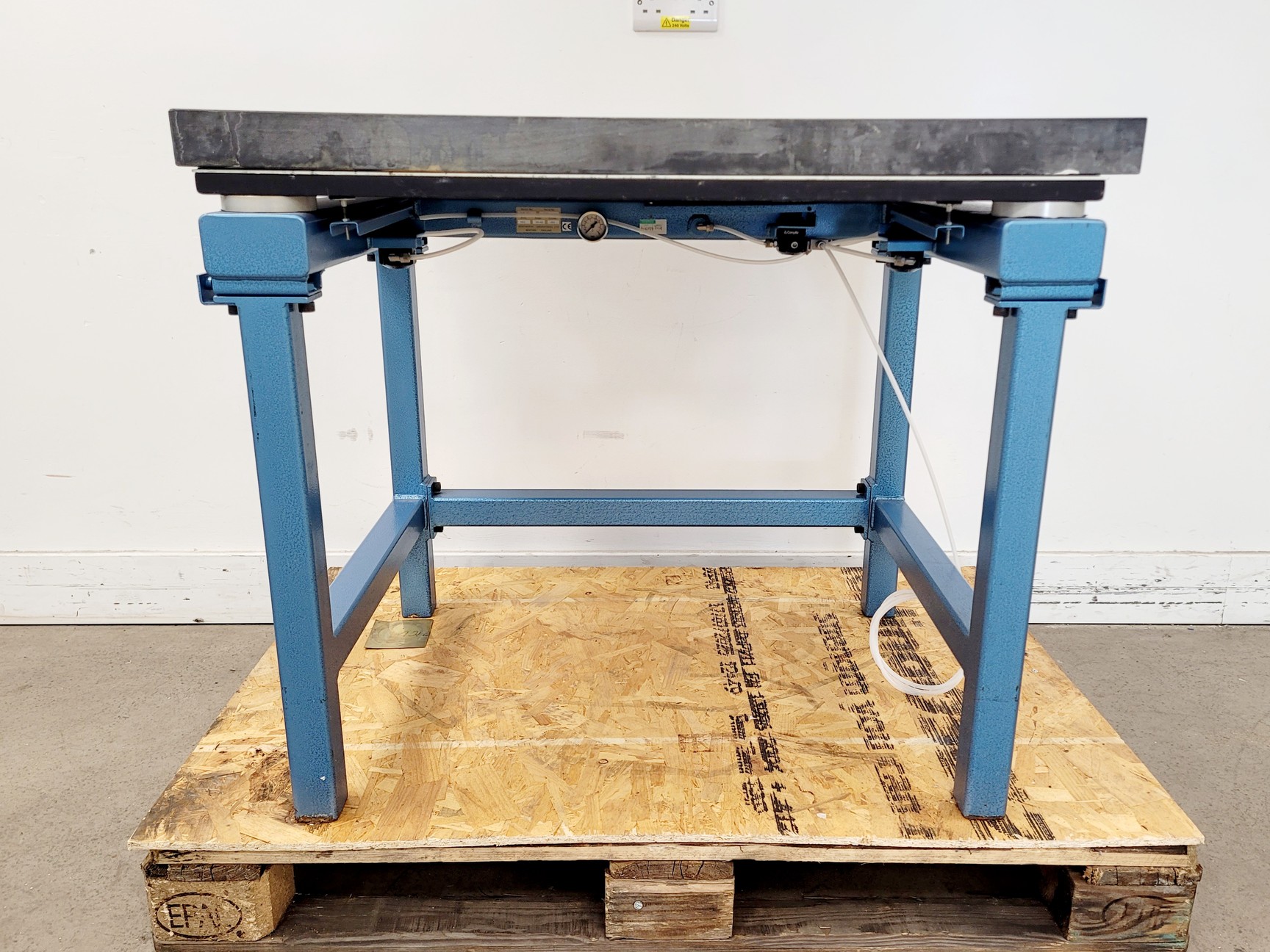 Image of Wentworth Laboratories Ltd AVT 701 Anti-Vibration Table