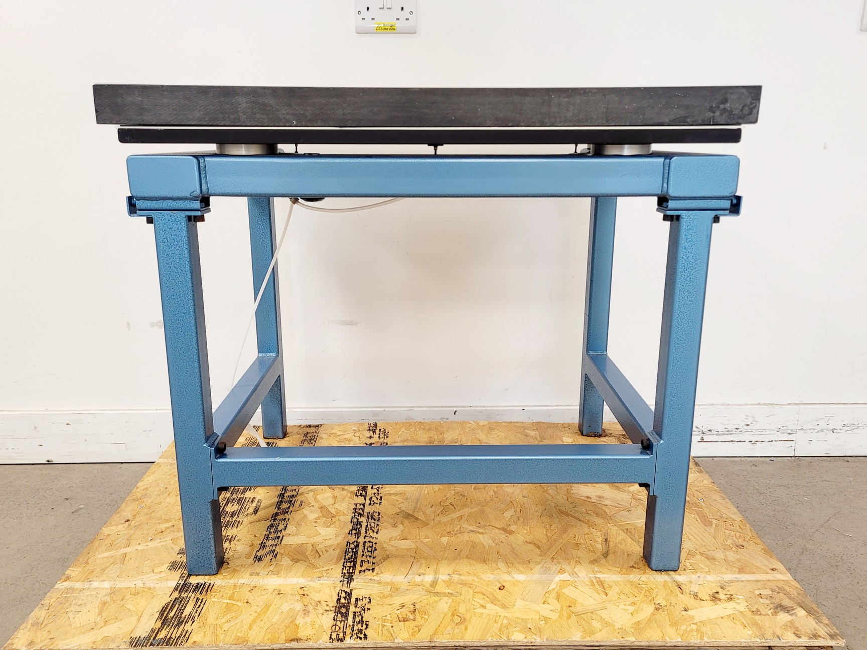 Image of Wentworth Laboratories Ltd AVT 701 Anti-Vibration Table