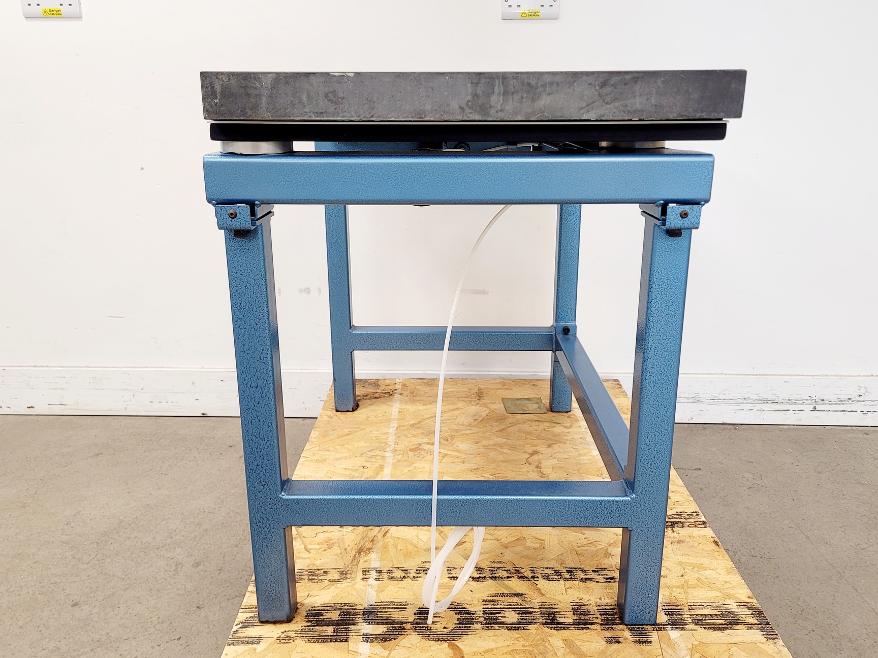 Image of Wentworth Laboratories Ltd AVT 701 Anti-Vibration Table