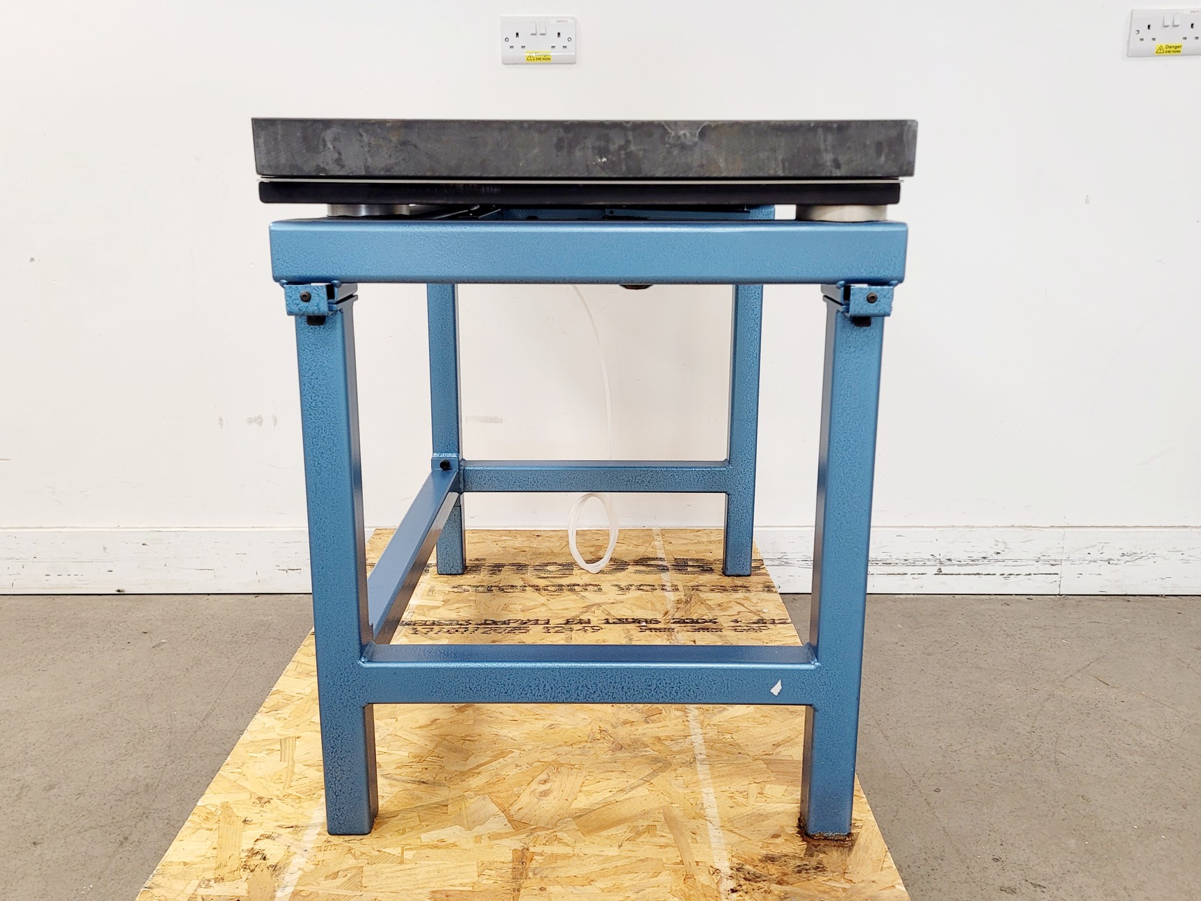 Image of Wentworth Laboratories Ltd AVT 701 Anti-Vibration Table