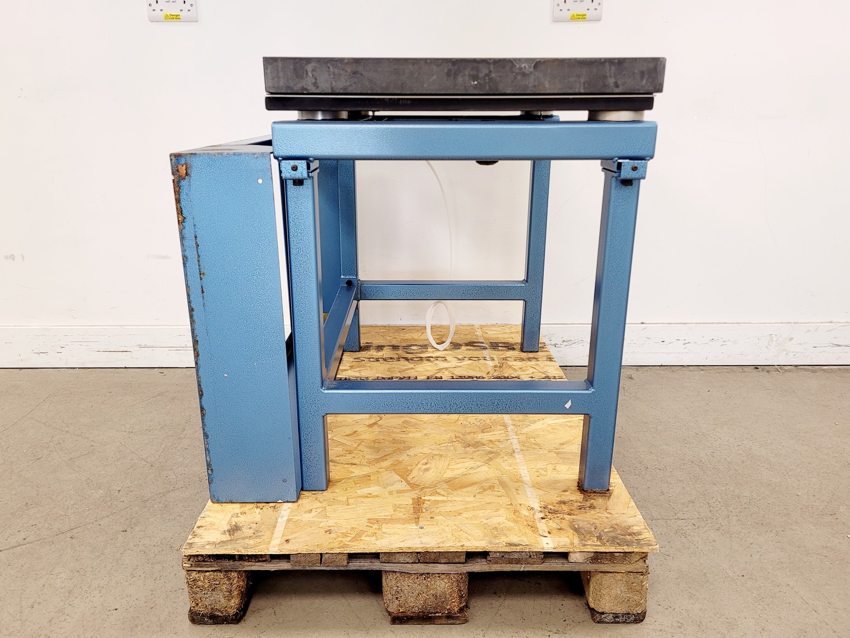 Image of Wentworth Laboratories Ltd AVT 701 Anti-Vibration Table
