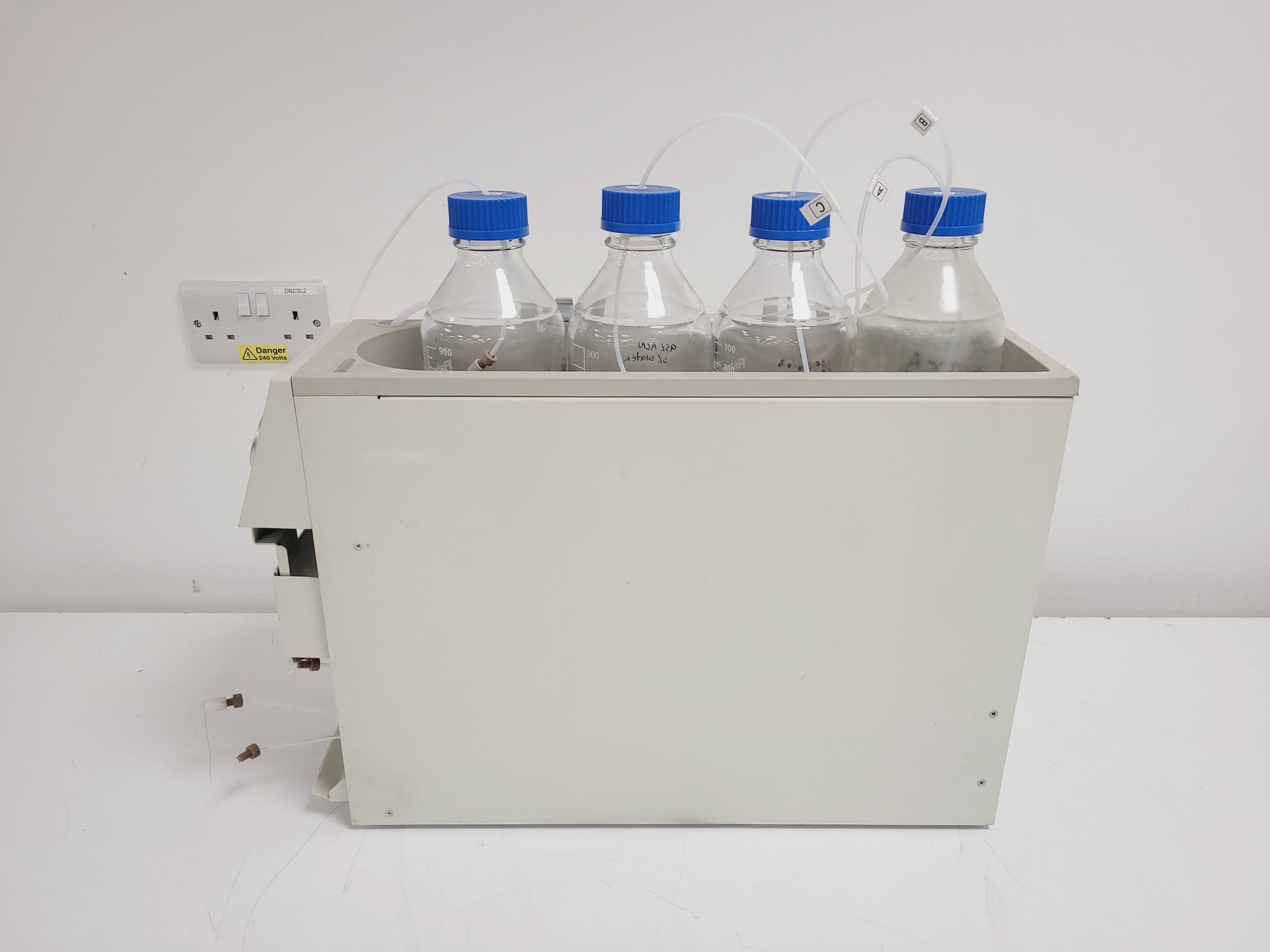 Image of Thermo Separation HPLC System, UV1000, AS3000, P4000, SCM1000 w/ Zoostorm PC