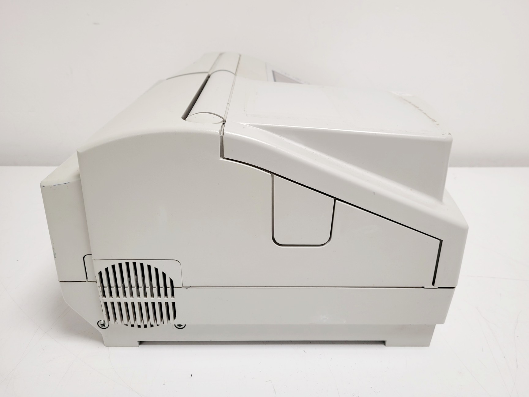 Image of Thermo Scientific Helios Omega UV-VIS Spectrophotometer Lab