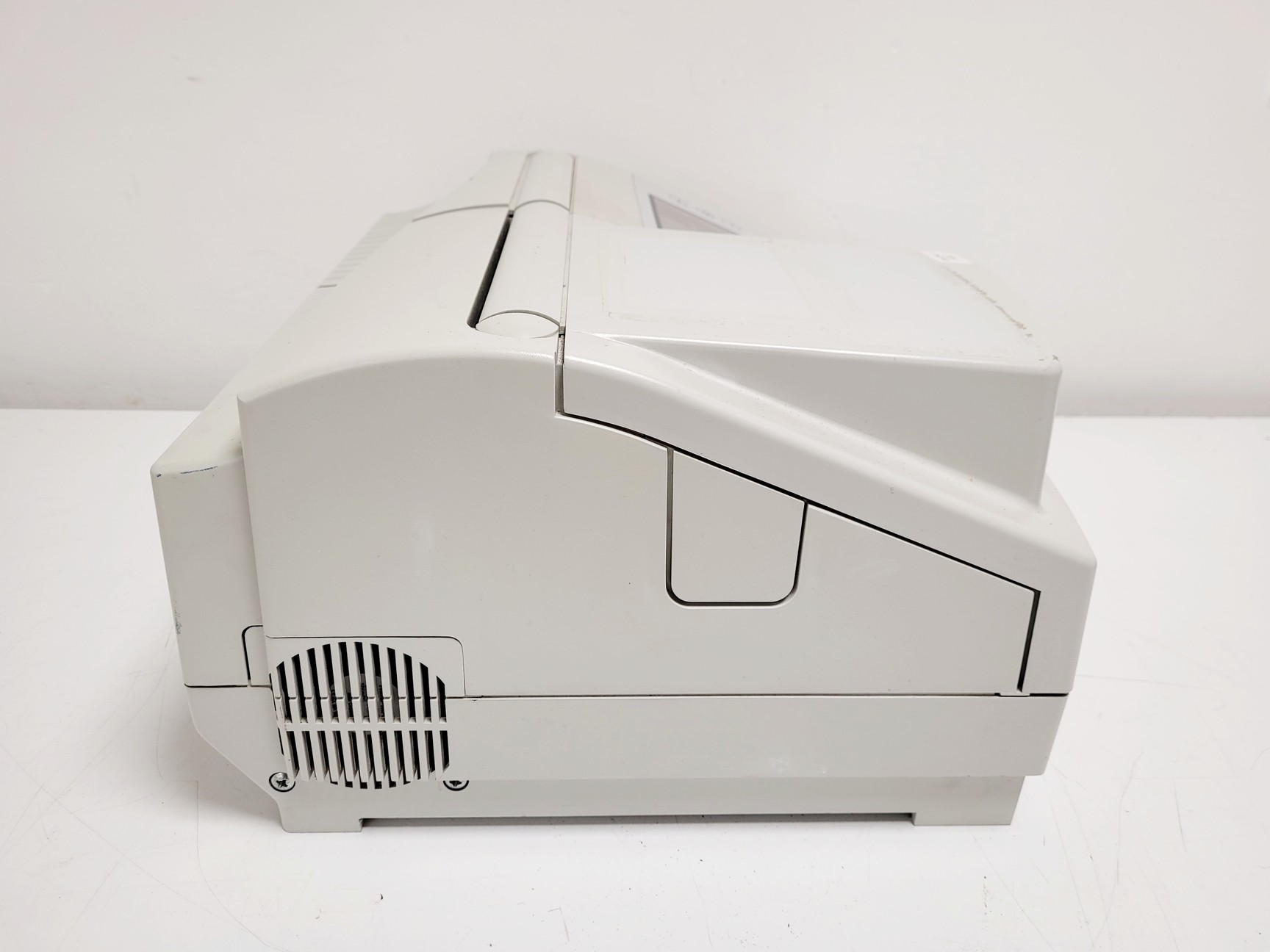 Image of Thermo Scientific Helios Omega UV-VIS Spectrophotometer Lab
