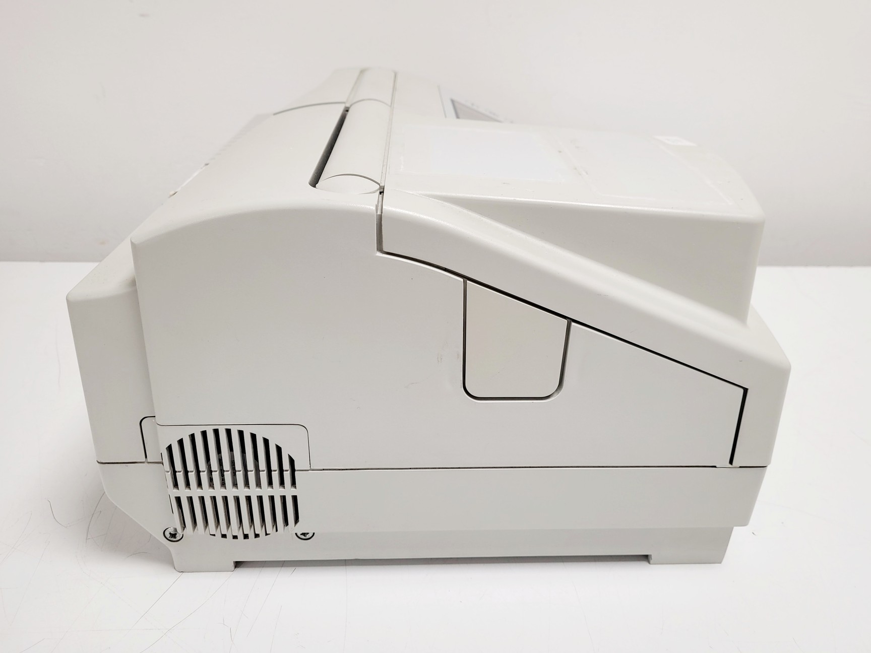 Image of Thermo Scientific Helios Omega UV-VIS Spectrophotometer Lab