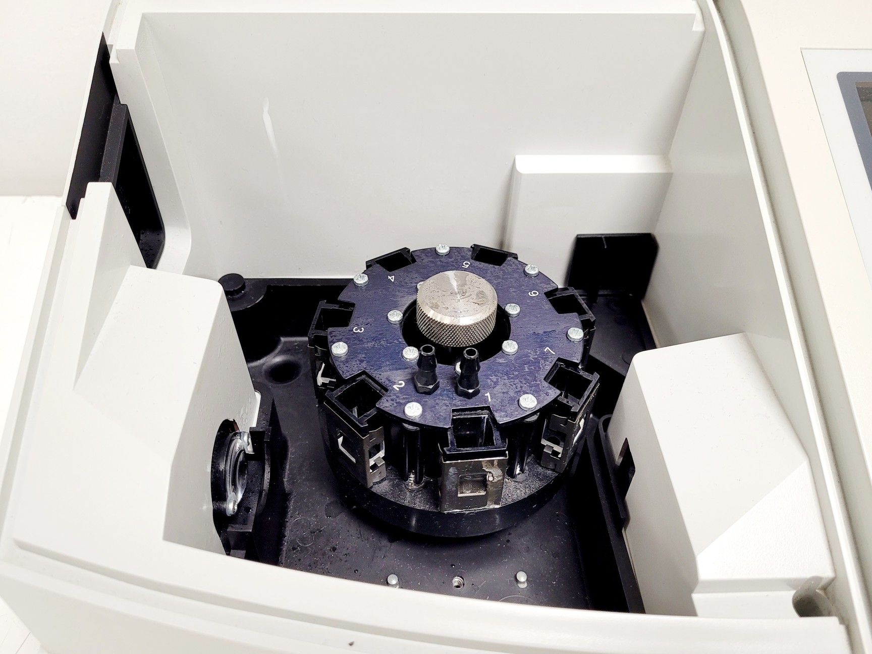 Image of Thermo Scientific Helios Omega UV-VIS Spectrophotometer Lab