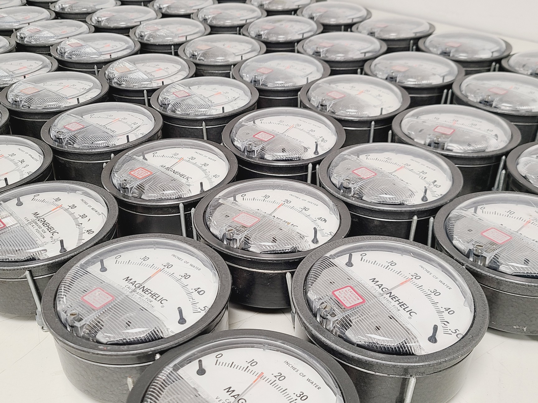 Image of Job Lot of 73 Magnehelic 2000 Series Differential Pressure Gauges 0 - 0.5" Range