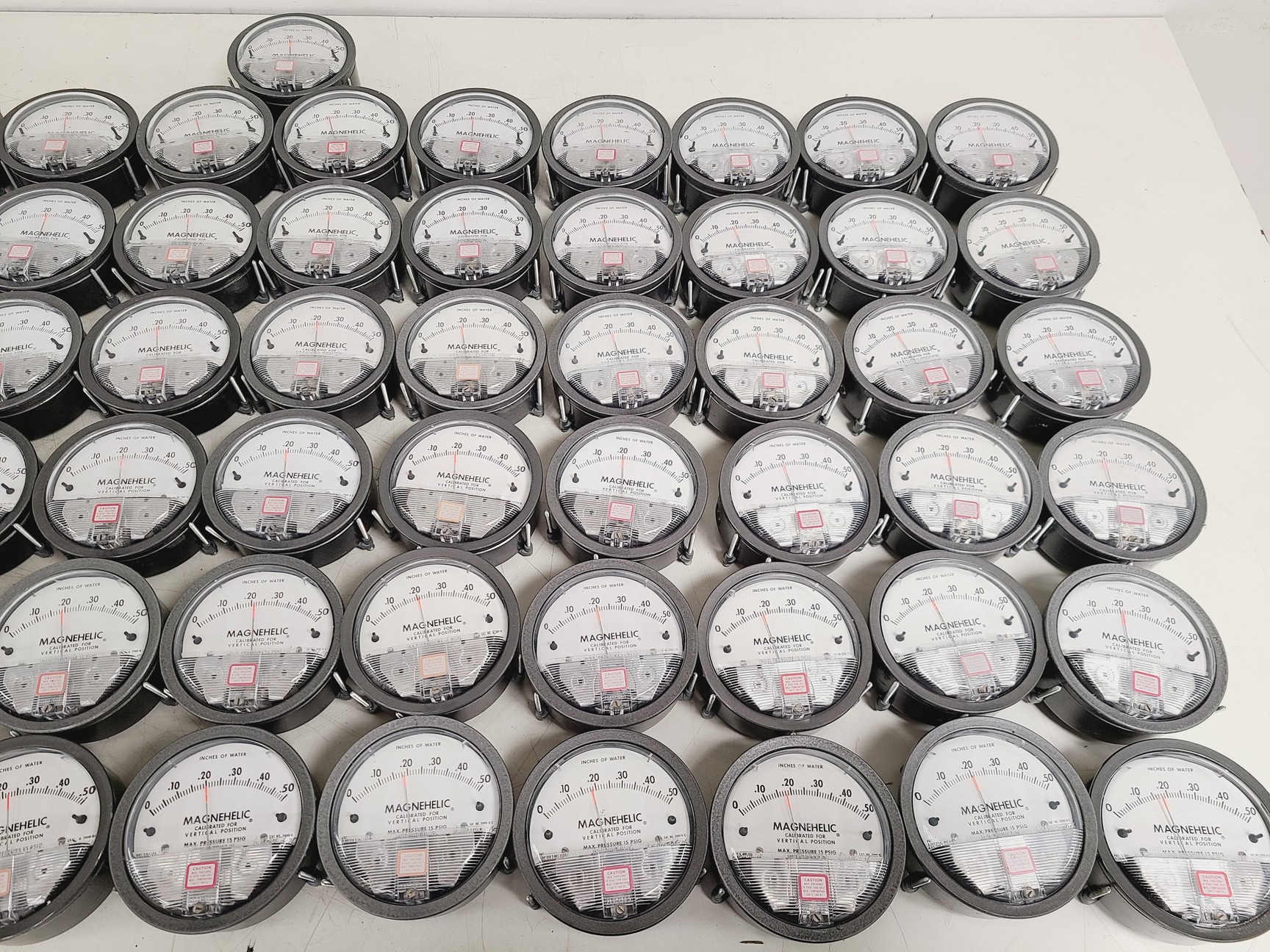 Image of Job Lot of 73 Magnehelic 2000 Series Differential Pressure Gauges 0 - 0.5" Range