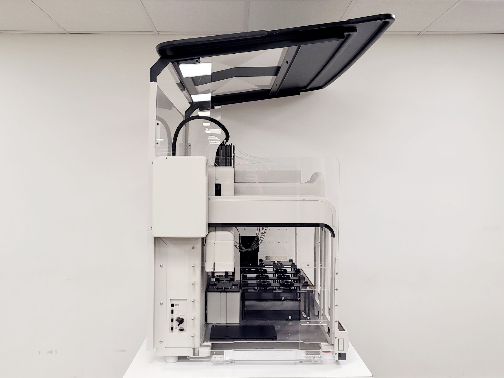 Image of Beckman Coulter Biomek FXP Automation Workstation System w/ Software Lab