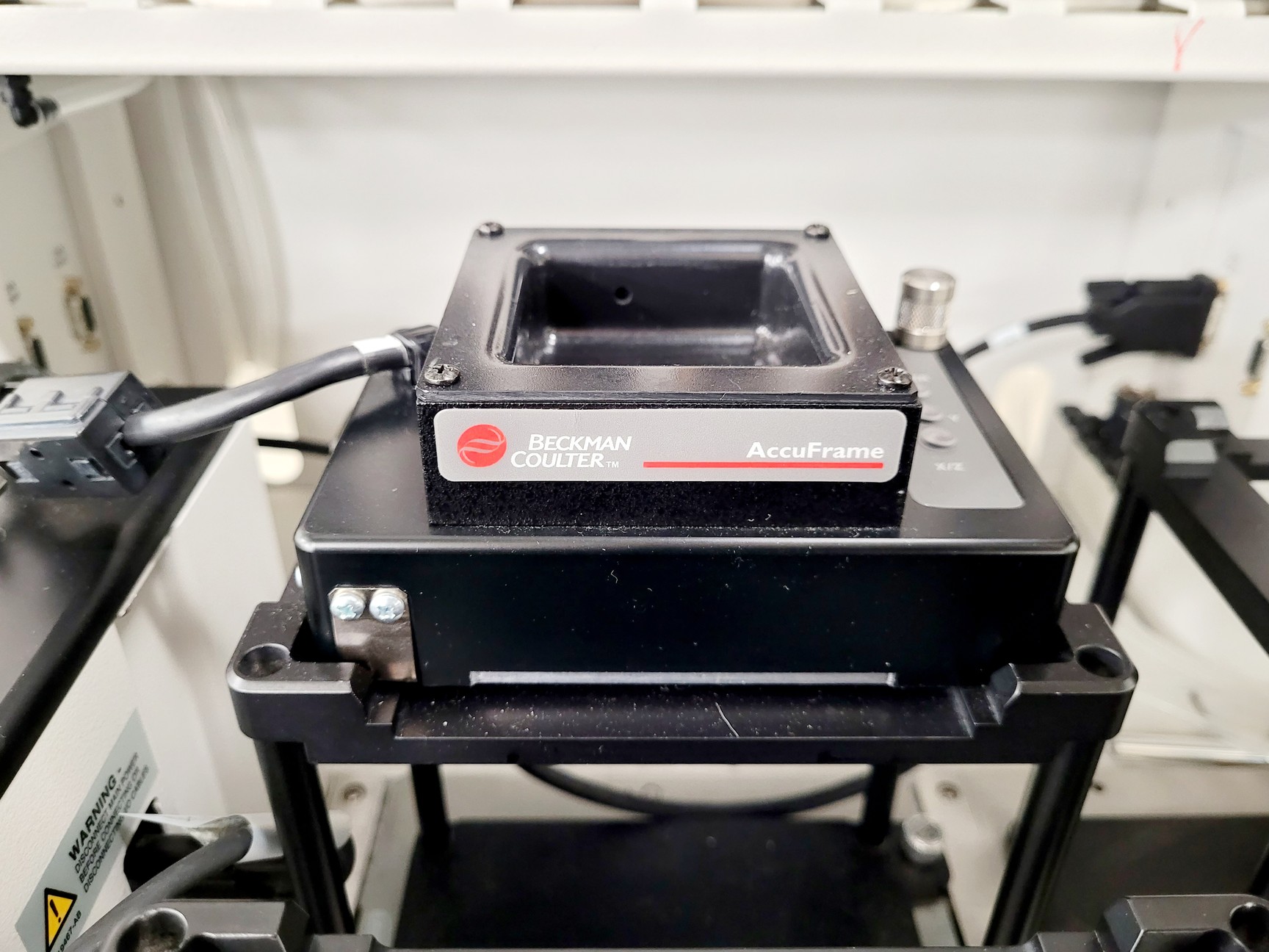 Image of Beckman Coulter Biomek FXP Automation Workstation System w/ Multidrop Combi 