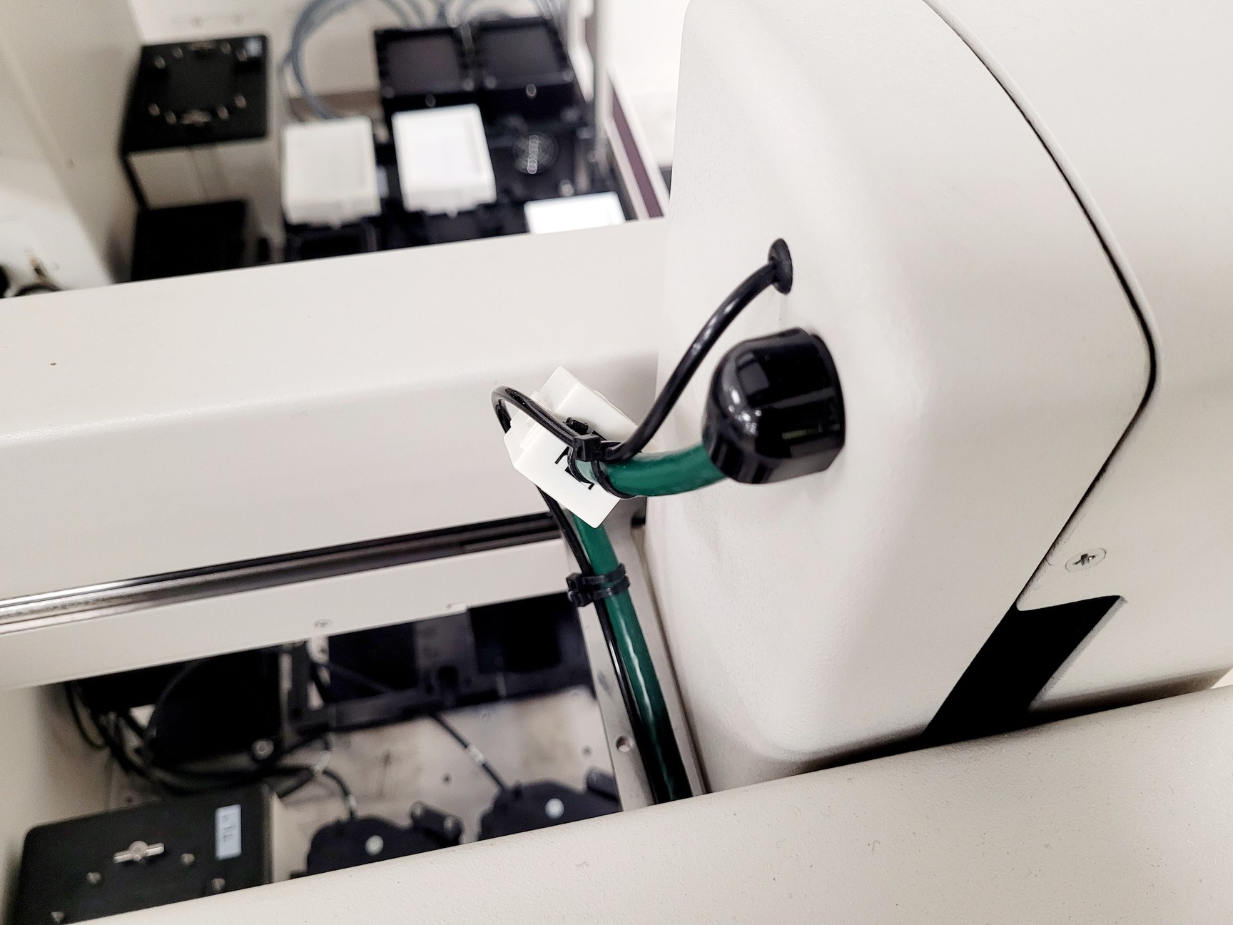 Image of Beckman Coulter Biomek FXP Automation Workstation System w/ PC & Software Lab