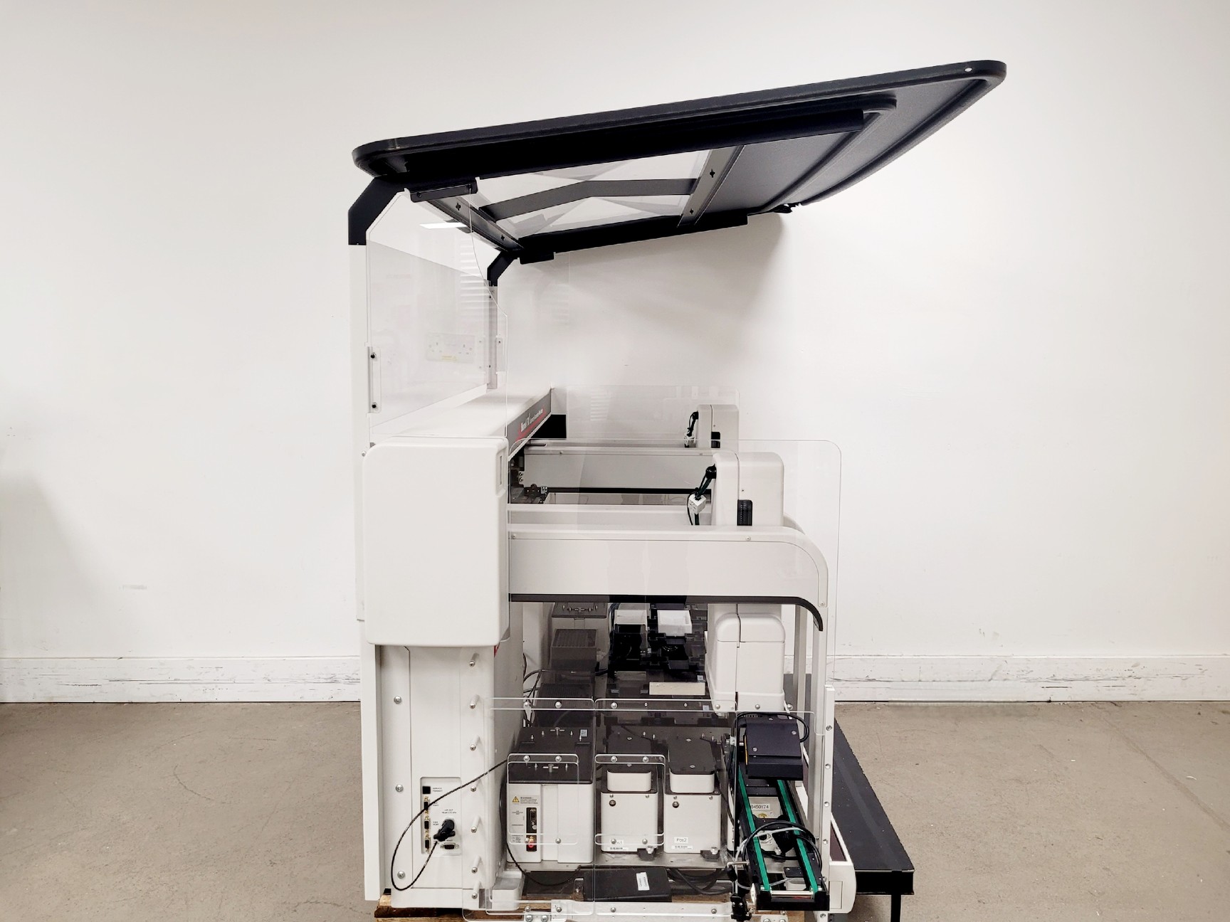 Image of Beckman Coulter Biomek FXP Automation Workstation System w/ PC & Software Lab