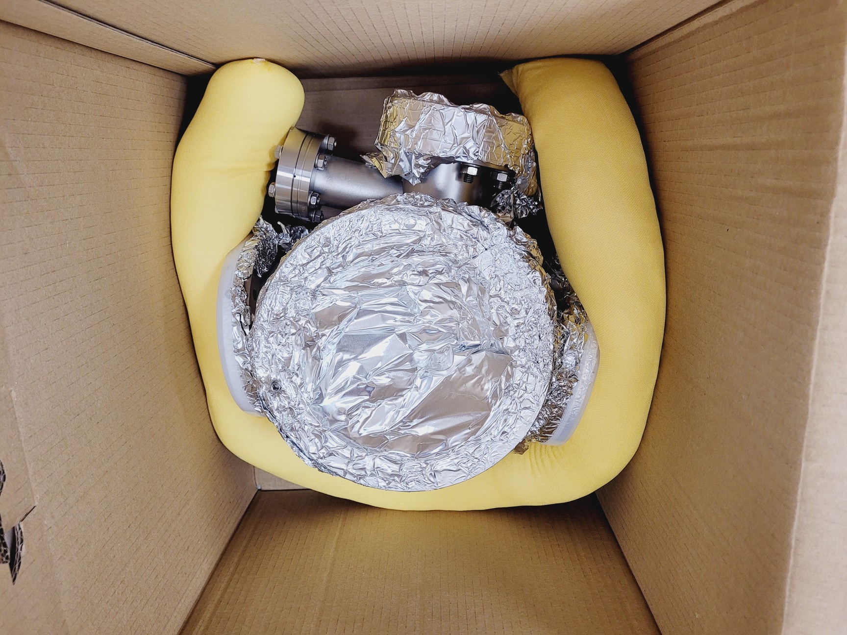 Image of MECA 2000 MBE System with Various Pumps, Controllers & Vacuum Equipment