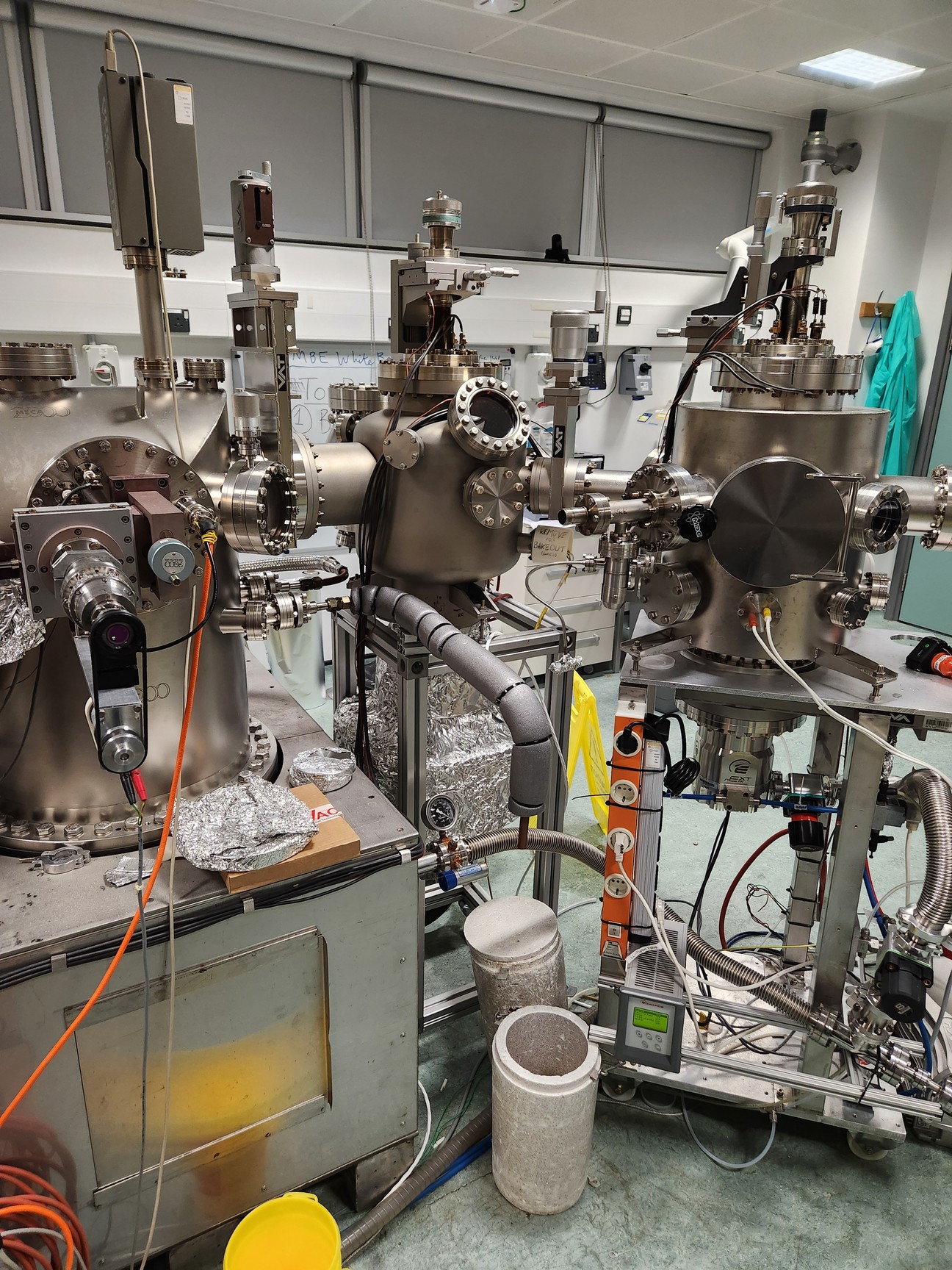 Image of MECA 2000 MBE System with Various Pumps, Controllers & Vacuum Equipment