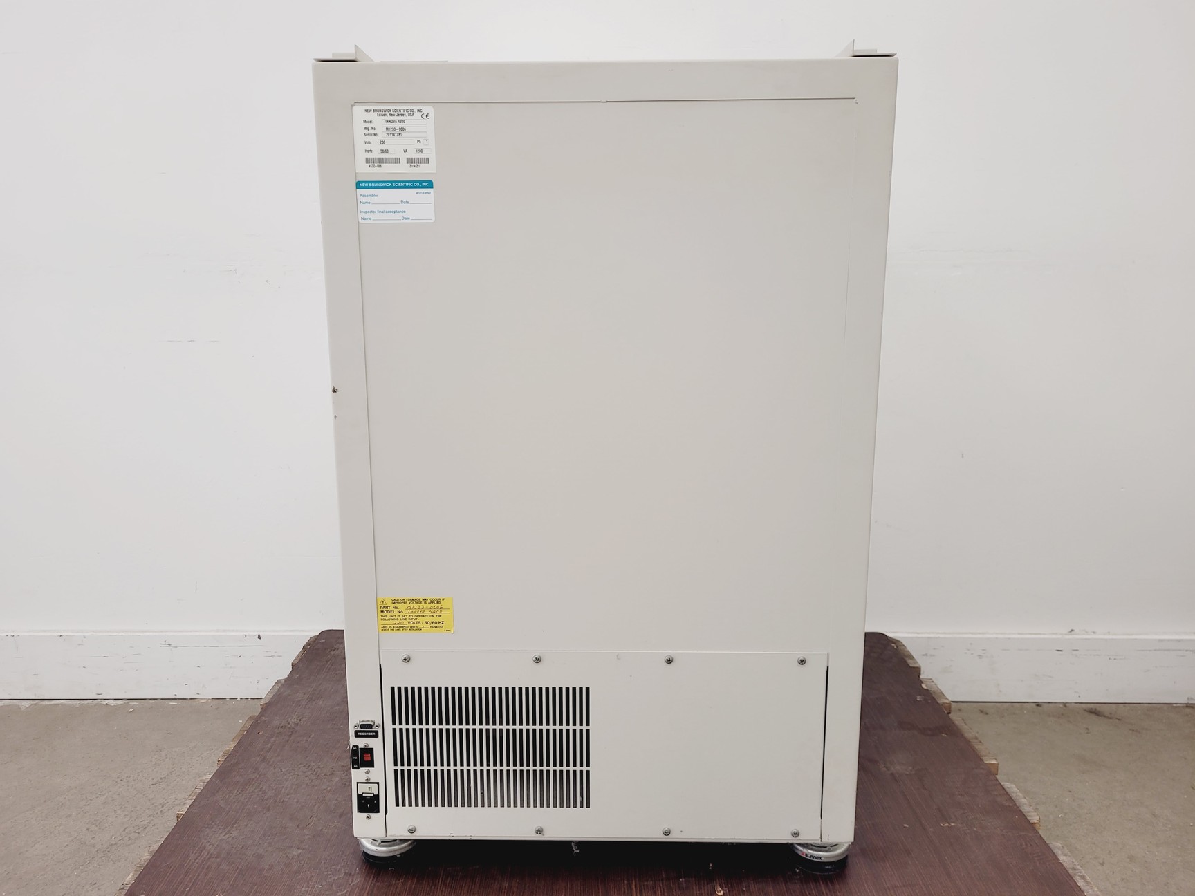 Image of New Brunswick Scientific Innova 4200 Incubator Shaker