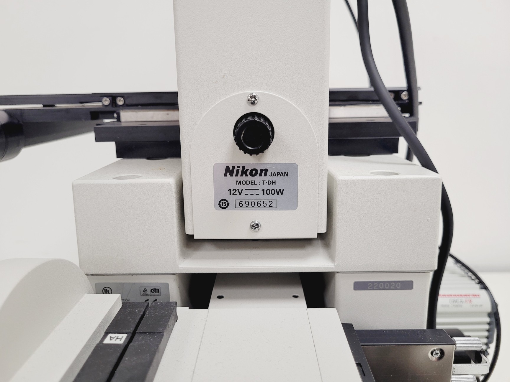 Image of Nikon TE2000E Inverted Microscope Cameras, Fluorescence & Vibration Isolation