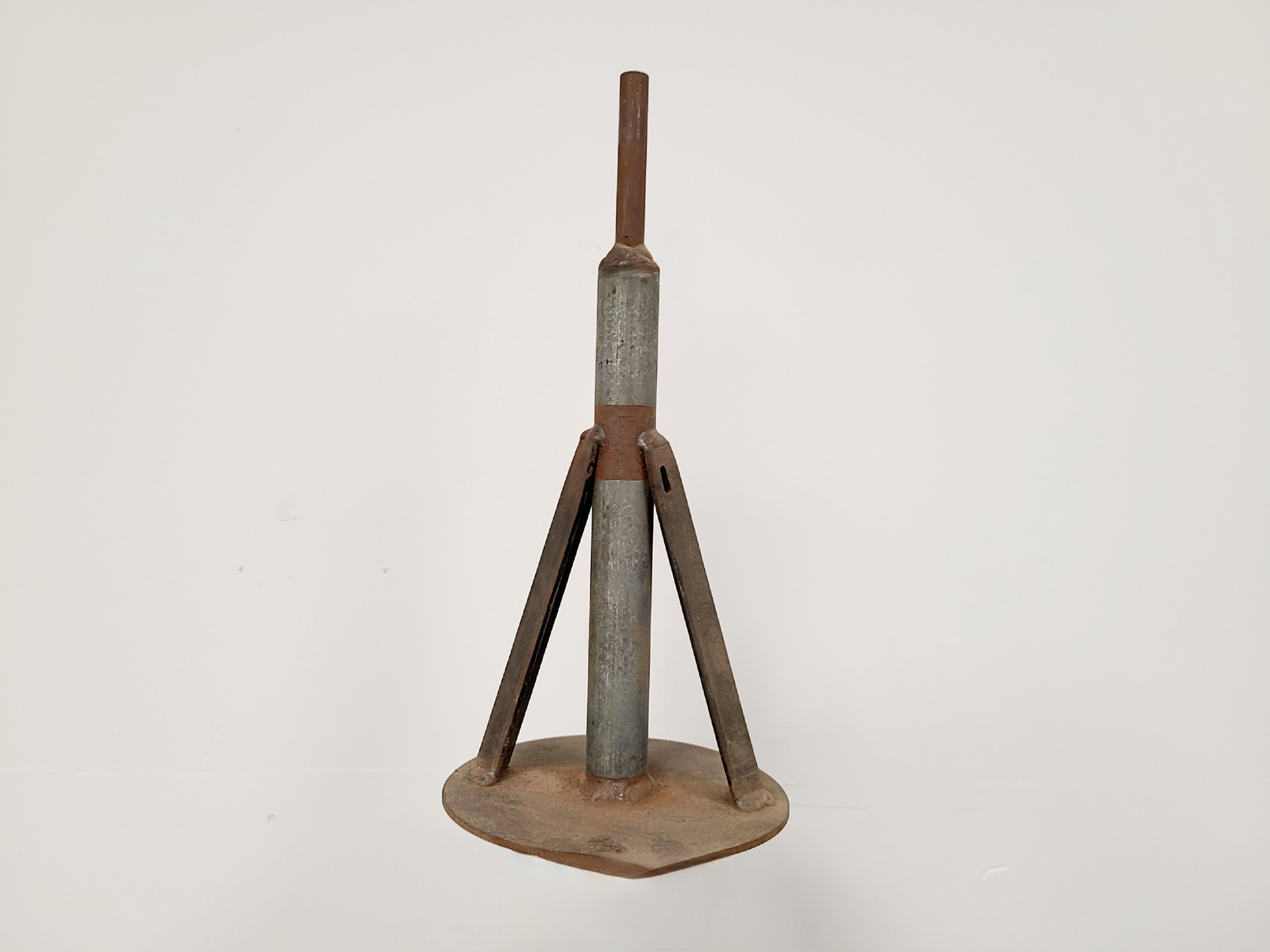 Image of Instron L140 Hardness Testing Machine