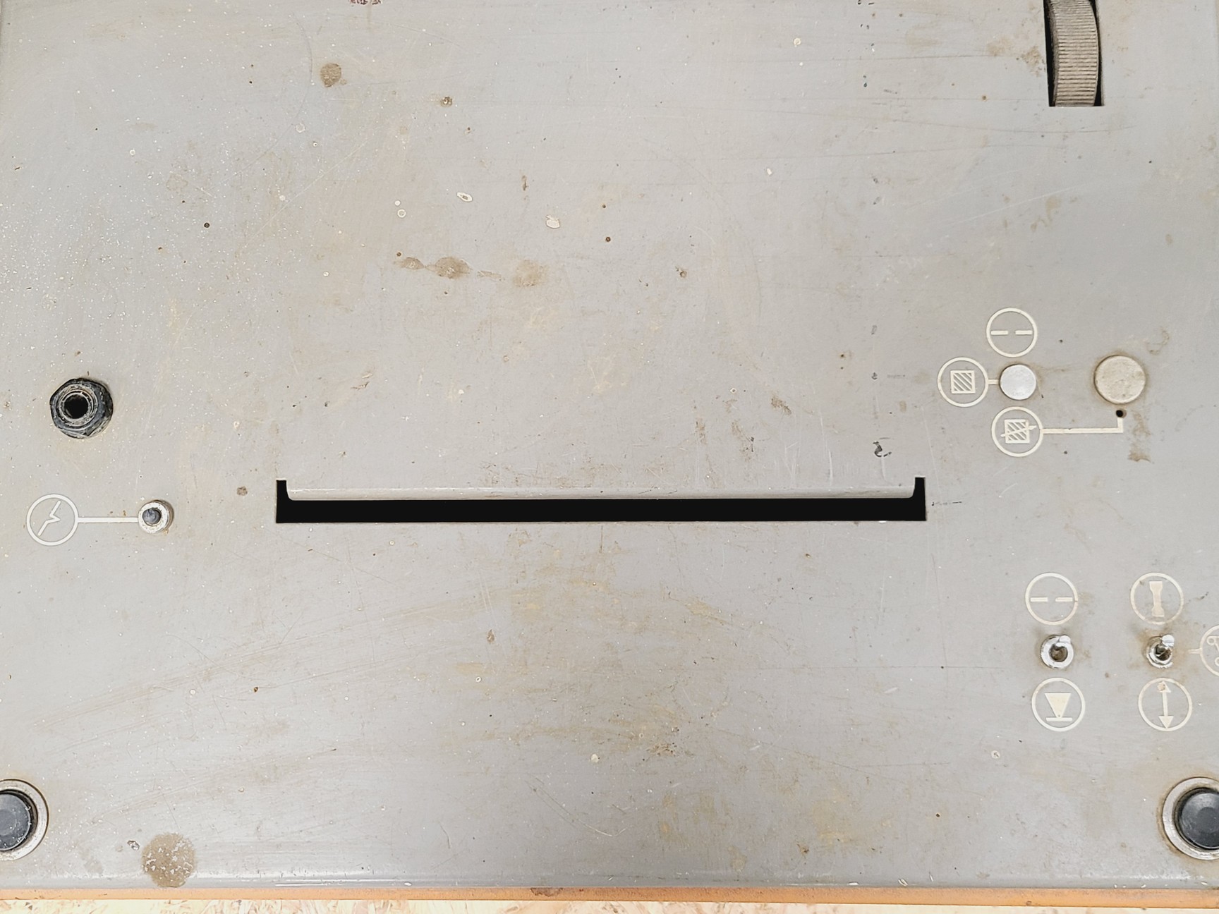 Image of Instron L140 Hardness Testing Machine